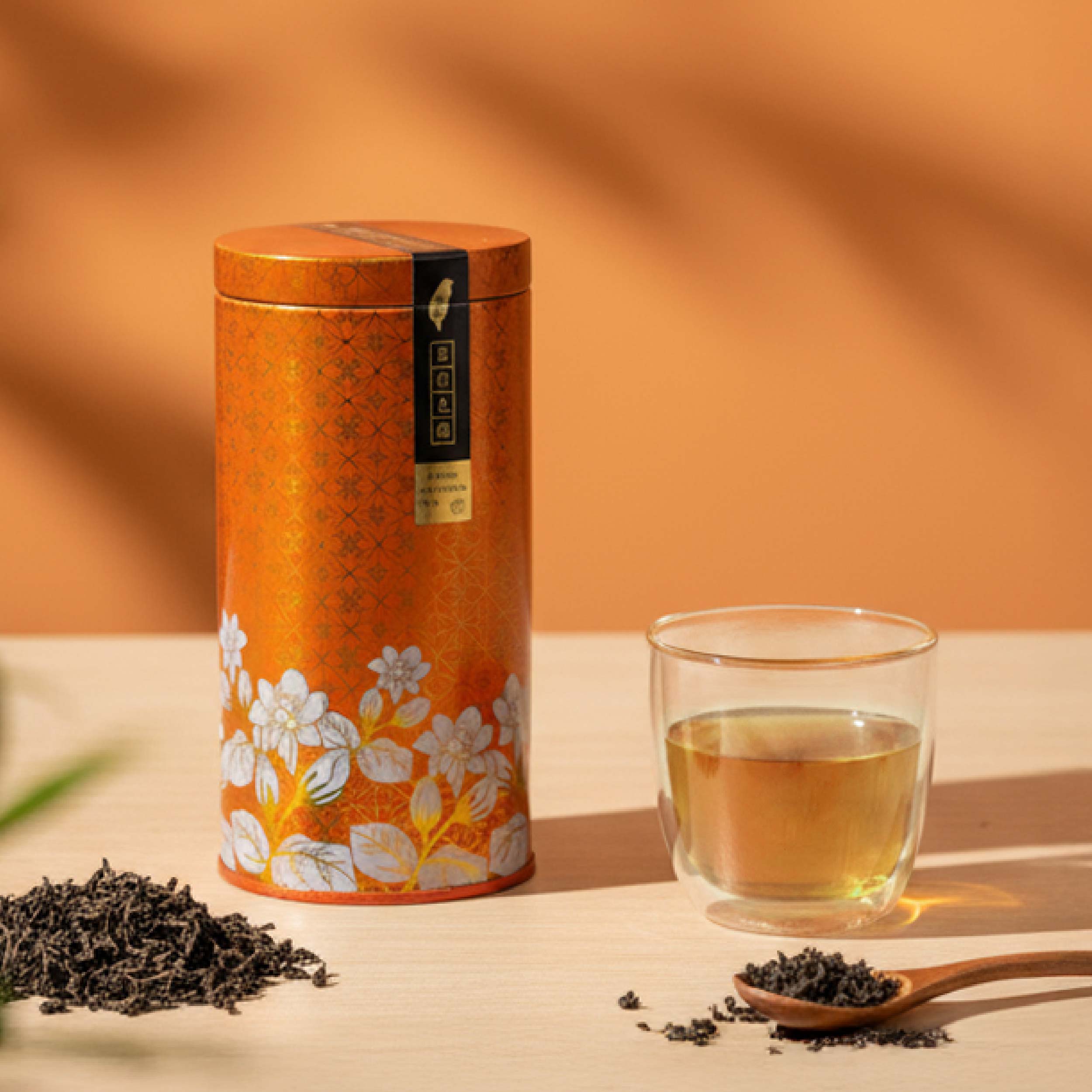 花壇鄉農會 茉莉花壇夢想館 御品茉莉包種，茉莉花香優雅細緻，文山包種輕盈滑順，層層窨製，口齒留香