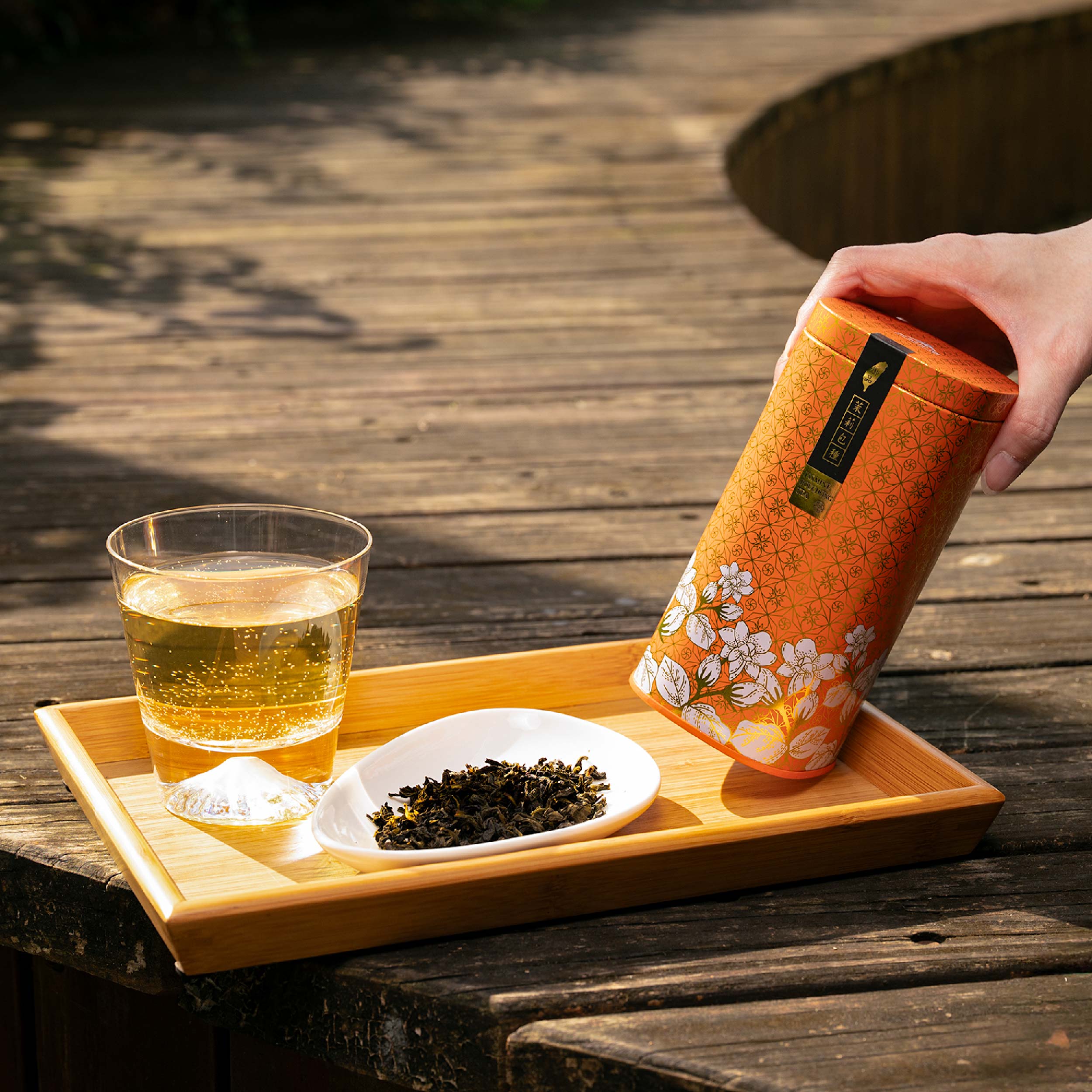 花壇鄉農會 茉莉花壇夢想館 御品茉莉包種，茉莉花香優雅細緻，文山包種輕盈滑順，層層窨製，口齒留香