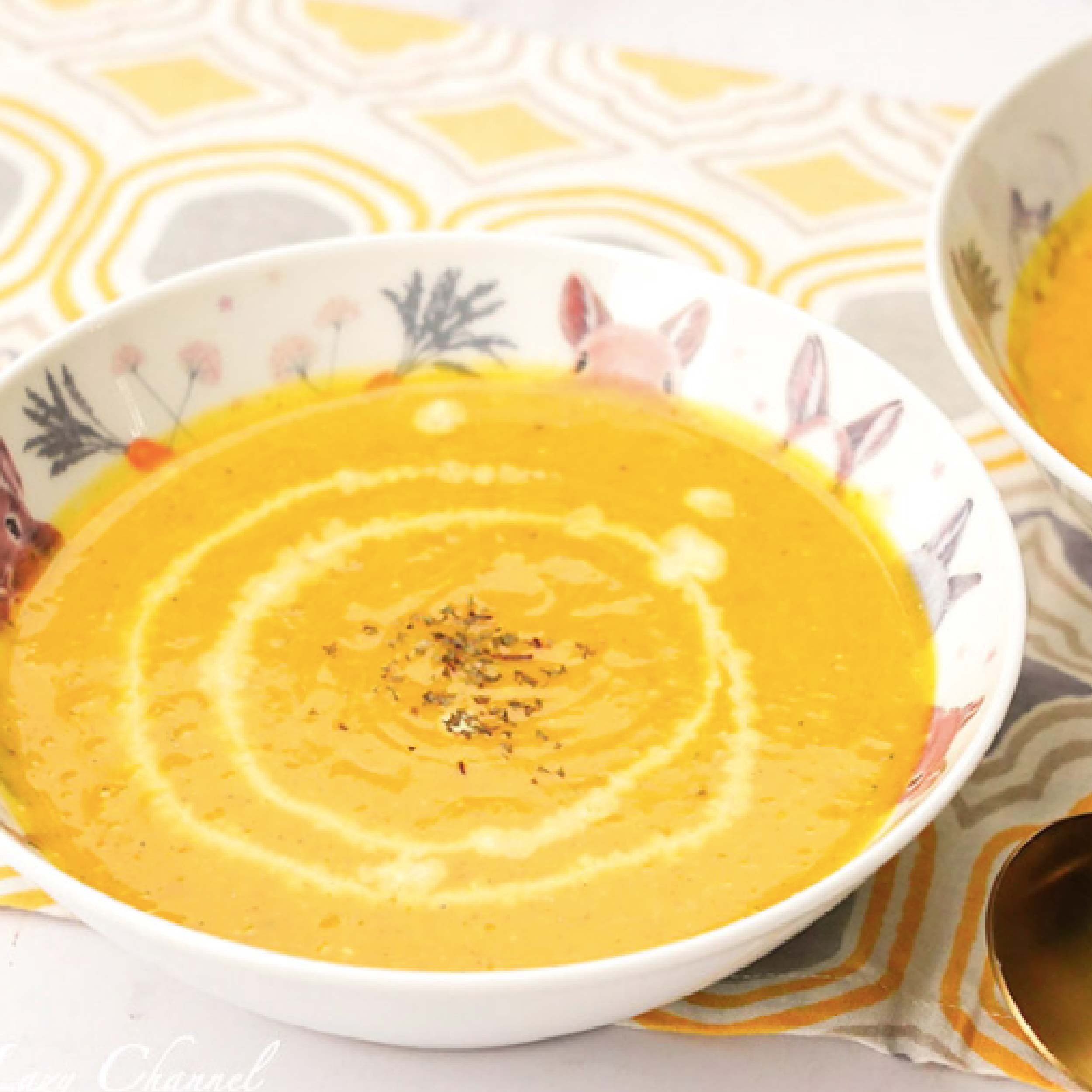 和秋 南瓜栗子嫩雞濃湯 嚴選新鮮食材，每一口都吃得到營養精華！