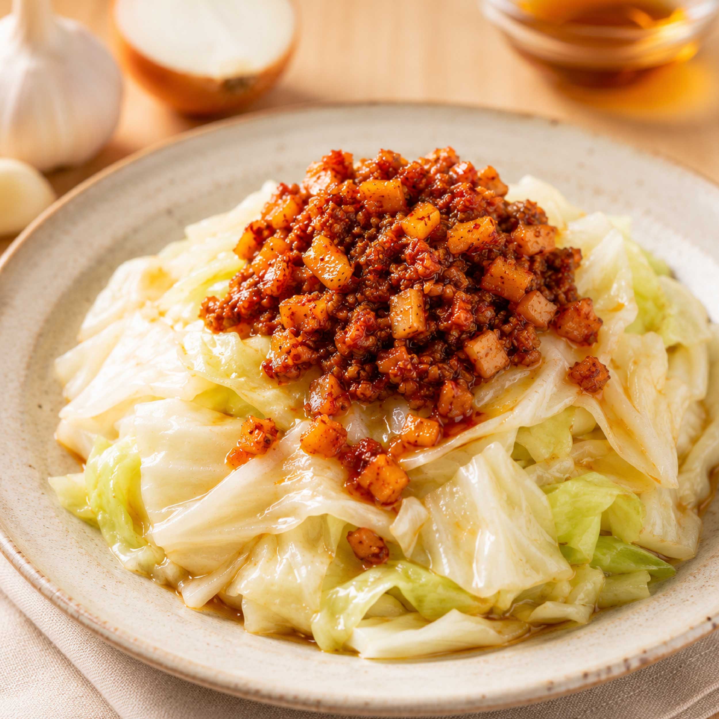 桃屋 香味辣油 濃郁日式辣油香氣，拌飯拌麵都百搭，每一口都是讓人停不下來的美味享受。