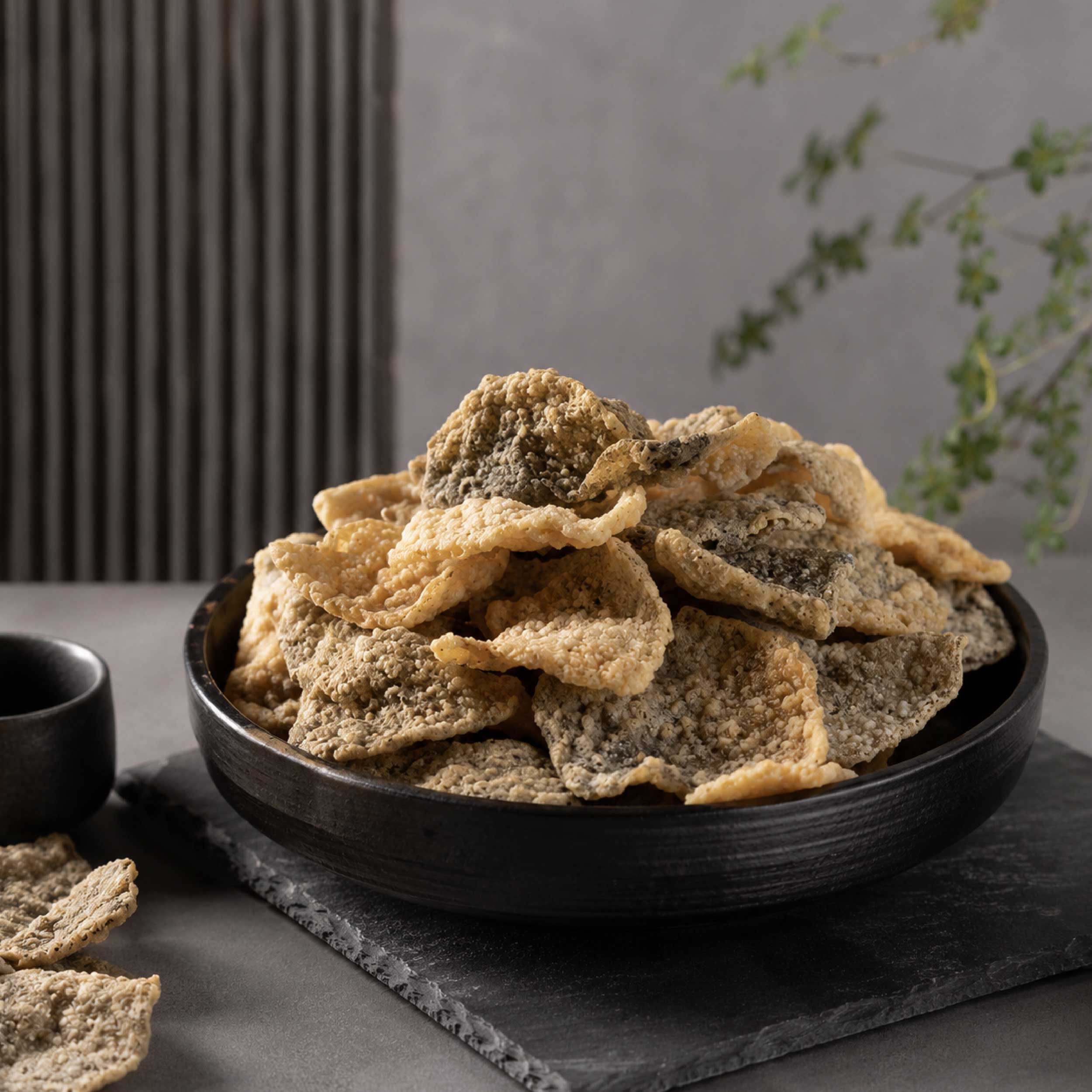 韓味不二 鮭魚脆片系列（塔塔醬風味）韓國傳統鮭魚脆片，香酥不腥、越嚼越香，追劇必囤的涮嘴零食。