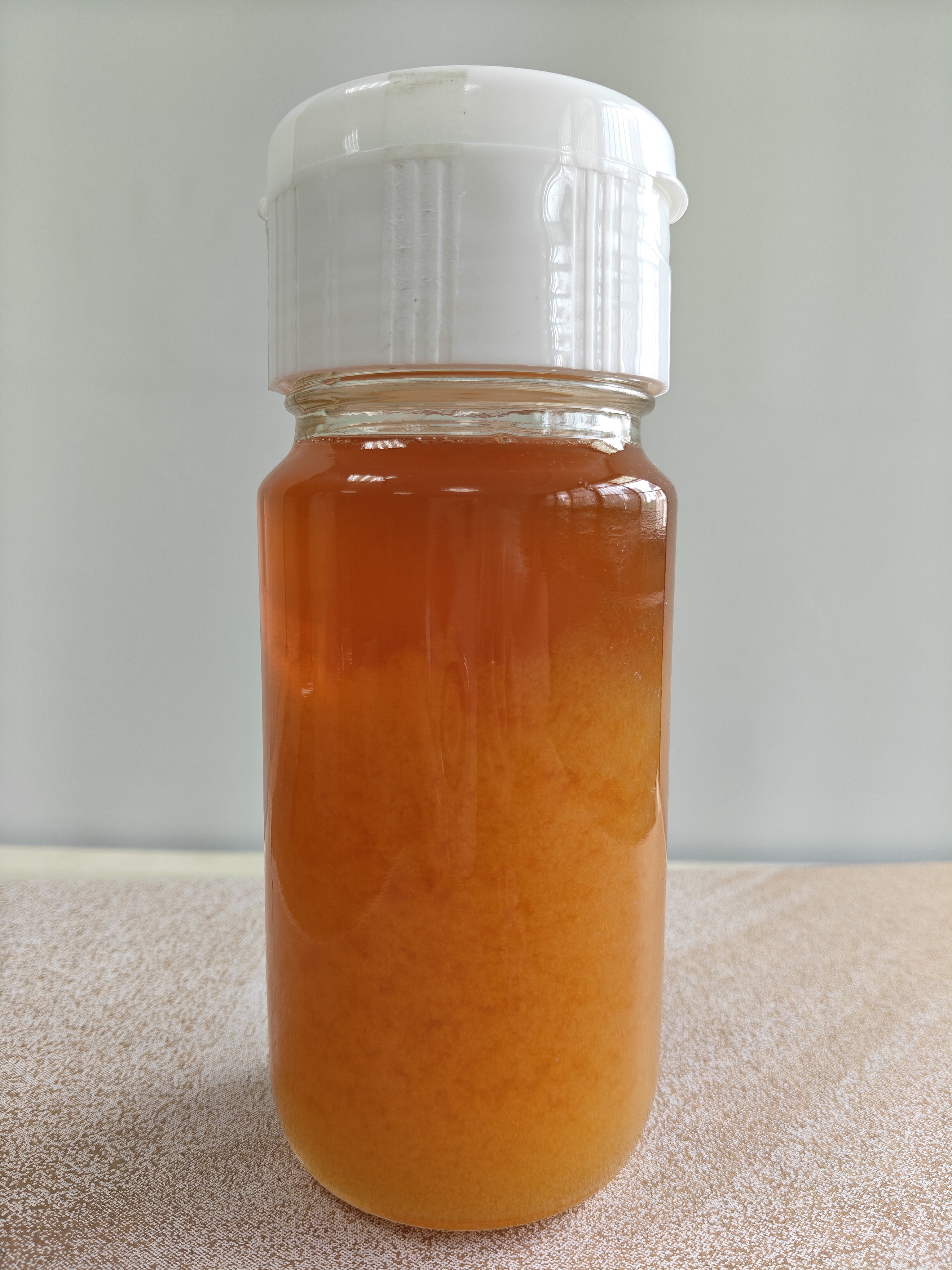 蜂蜜出現乳白色顆粒別急著丟！結晶其實是天然蜂蜜的正常現象